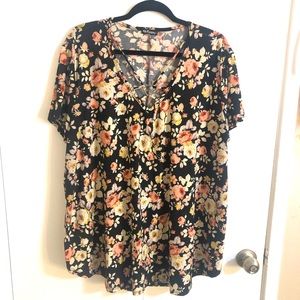 Plus Size floral v-neck with cage design